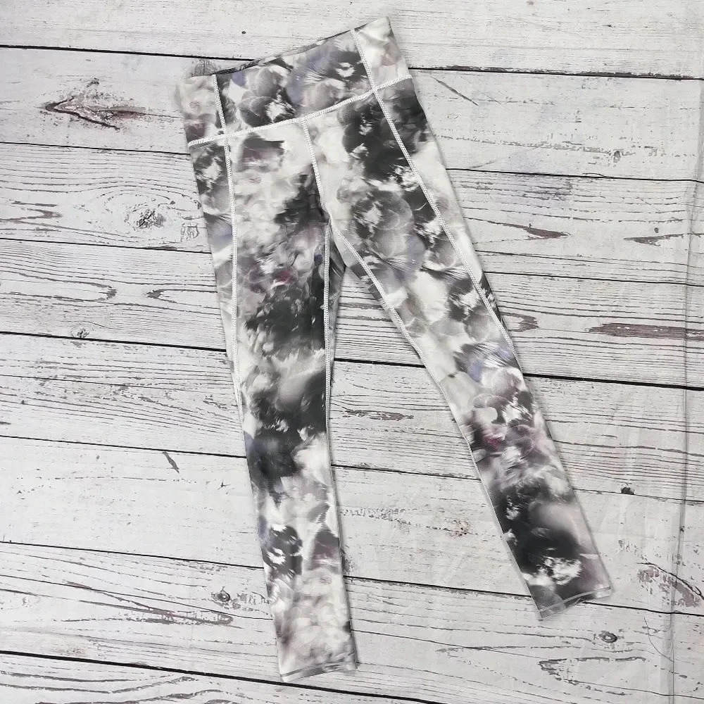 Athleta Run Free Winter Garden 7/8 tight